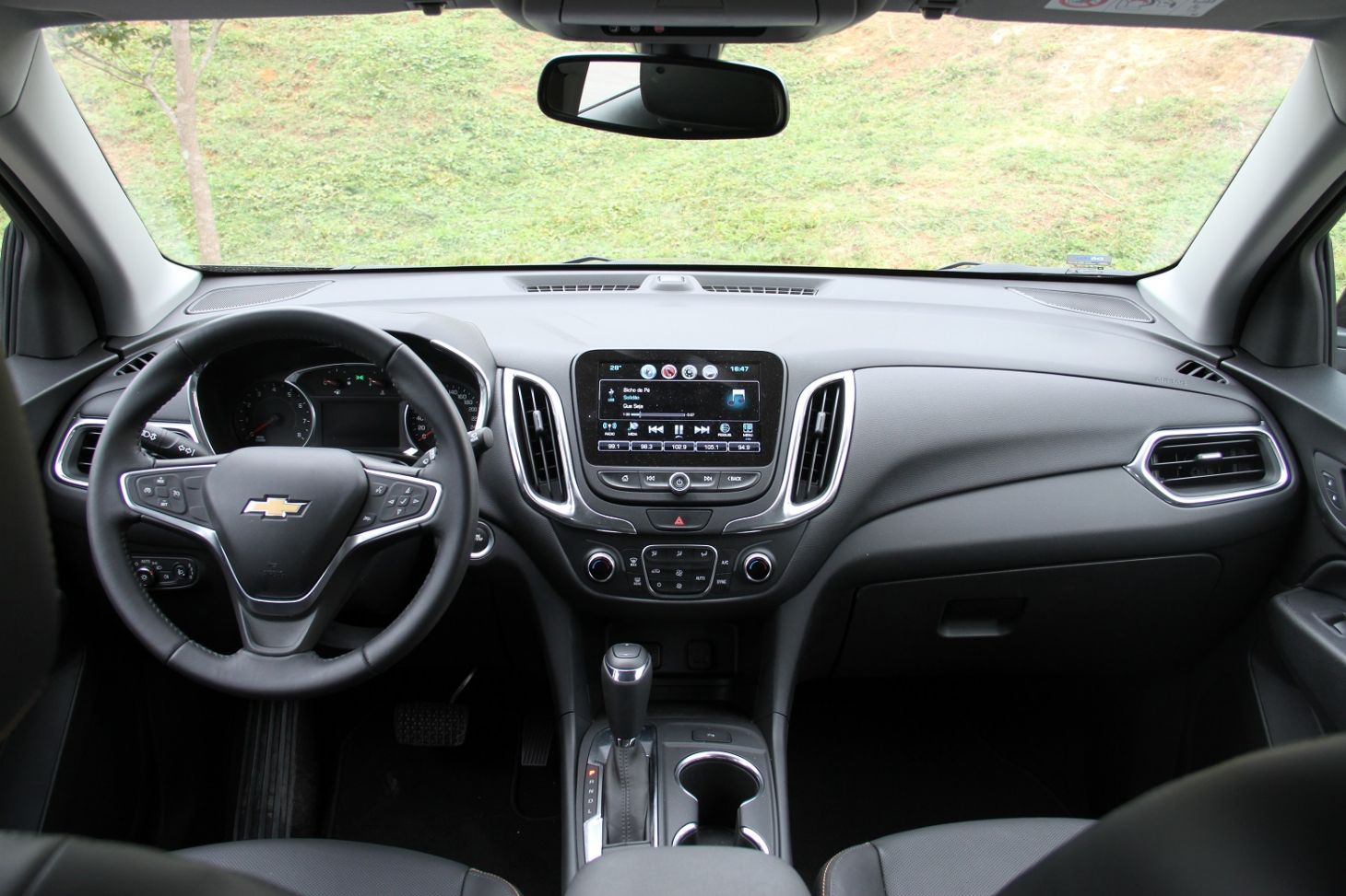 chevrolet equinox midnight preto 2021 interior