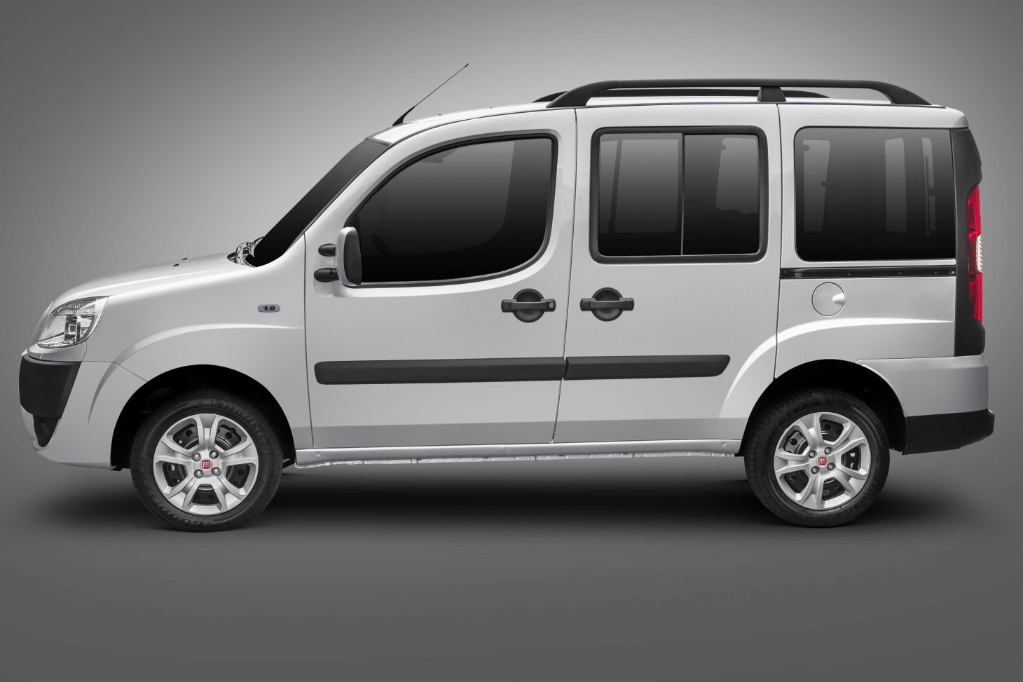 Carros Na Web - Comparativo Entre Fiat Doblo, Chevrolet Spin e Volkswagen  SpaceFox, PDF, Eixo