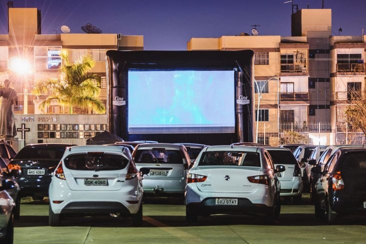 Onde desfrutar de um filme ao ar livre e drive-in em DC