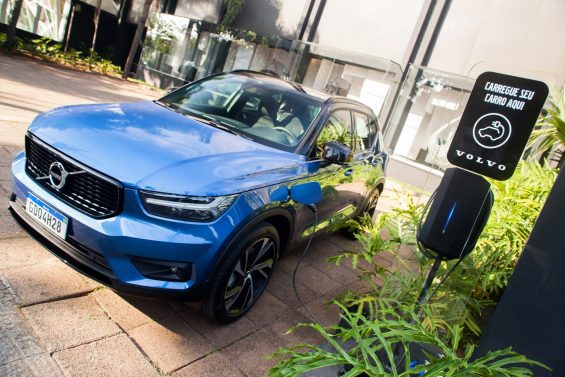 Volvo XC40 Plug-In Hybrid R-Design SUV híbrido