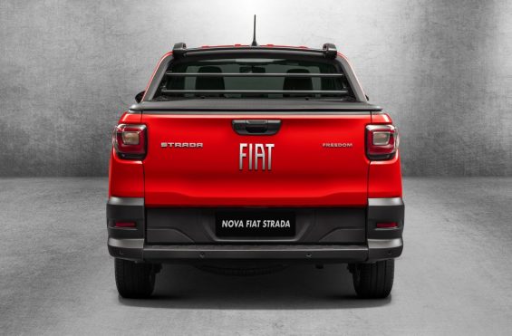 fiat strada 2021 freedom cabine dupla 25