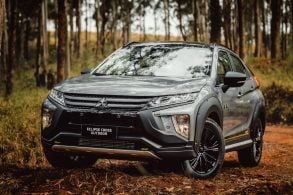 frente do mitsubishi eclipse cross outdoor