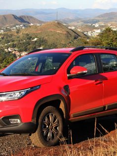 nova fiat strada 2021 volcano cabine dupla vermelha dianteira