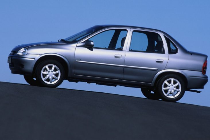 chevrolet corsa sedan