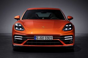 frente porsche panamera turbo s 2021 laranja