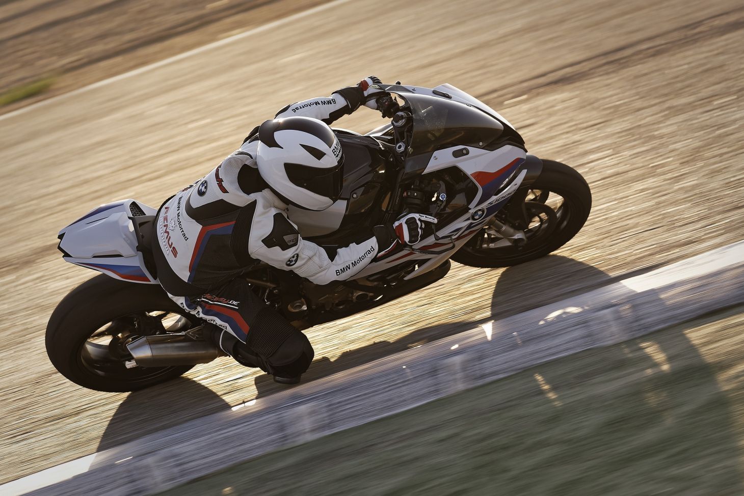 BMW S1000 RR 2020 na pista