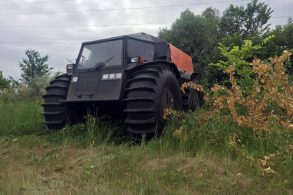 veiculo 4x4 russo sherp atv de frente