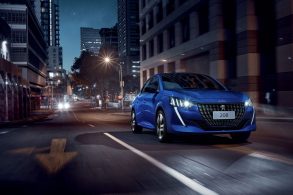 novo peugeot 208 azul dianteira detalhe