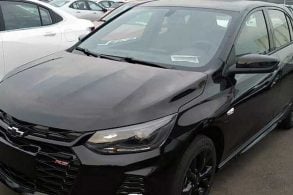 novo chevrolet onixrs preto dianteira detalhe
