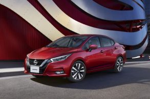 novo nissan versa vermelho 2021 dianteira detalhe