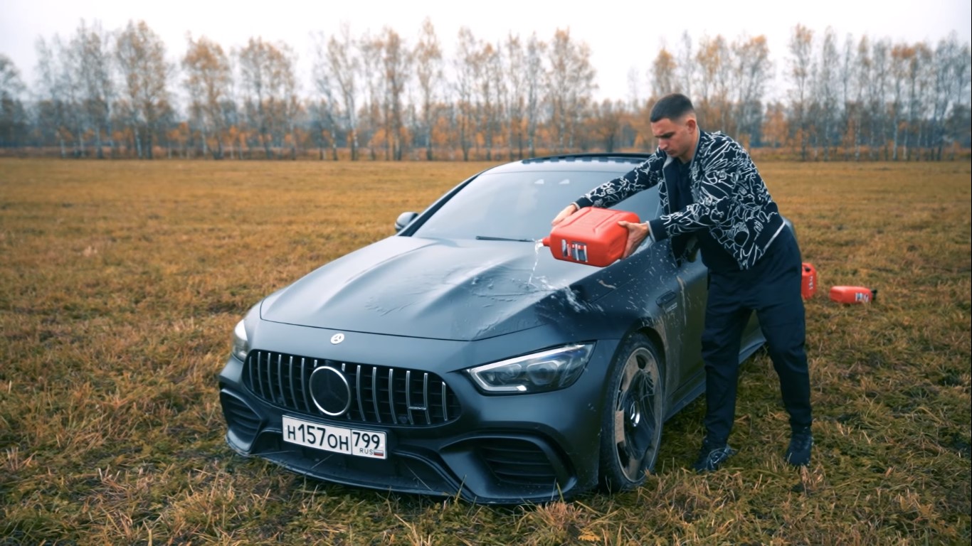 mercedes benz amg gt 63 s coupe russo colocando fogo