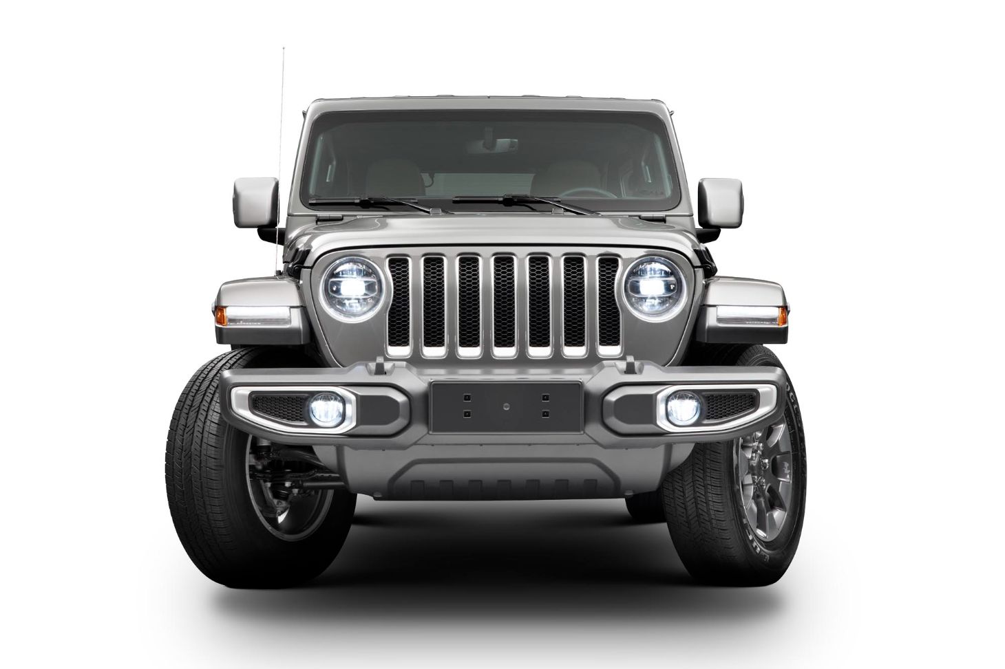 jeep wrangler sahara unlimited overland prata visto de frente