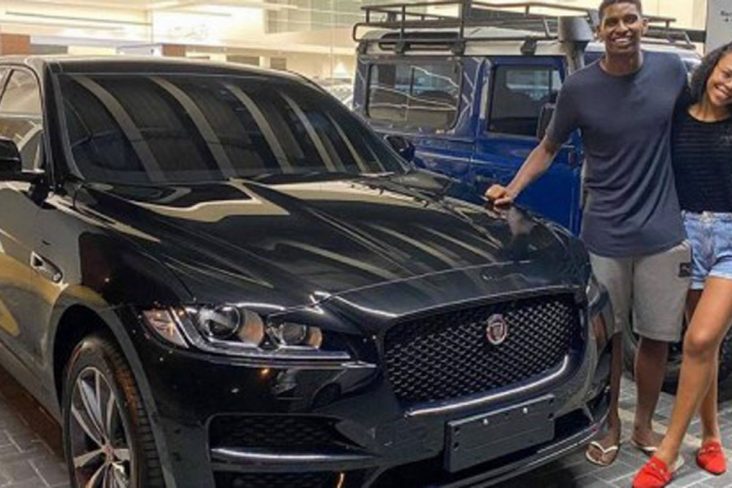 hugo de souza neneca goleiro flamengo noiva compra suv utilitario esportivo jaguar f pace prestige 1