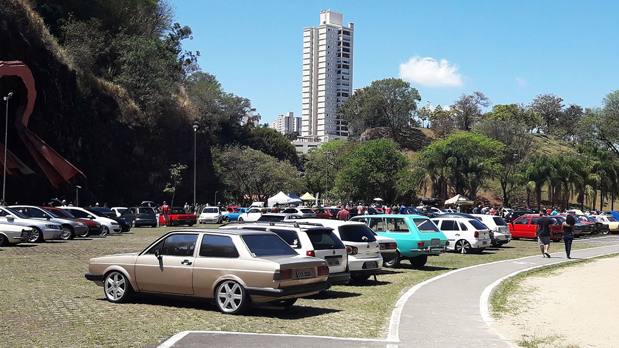 5º Encontro de Carros Rebaixados e Carros Antigos