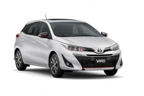 toyota yaris s 2020 branco dianteira detalhe