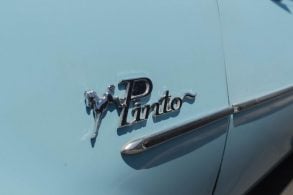 ford pinto emblema foto Shutterstock
