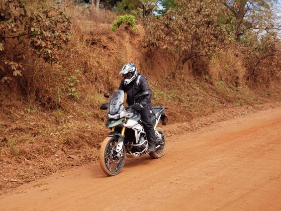 triumph tiger 900 rally pro 5 foto alexandre marques