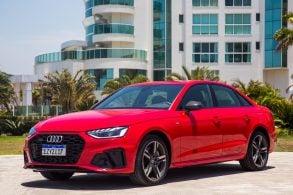 audi a4 2021 vermelho visto de frente