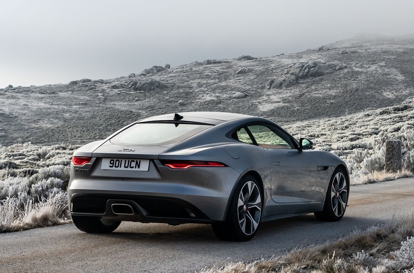 jaguar f type coupe 2020 cinza traseira