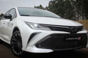frente do toyota corolla gr s 2021 branco