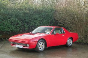 ferrari 412 picape vermelha vista de lado foto bonhams