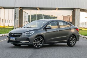caoa chery arrizo 5 rxs cinza visto de frente