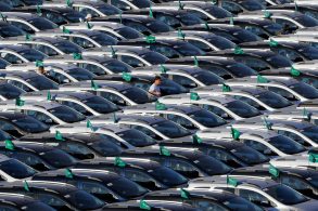 carros brasileiros estacionados fabrica sao bernado campo ford