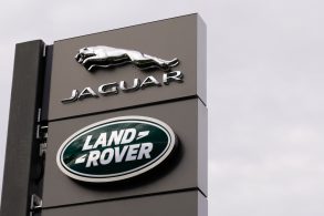 placa marca jaguar land rover carros premium brasil