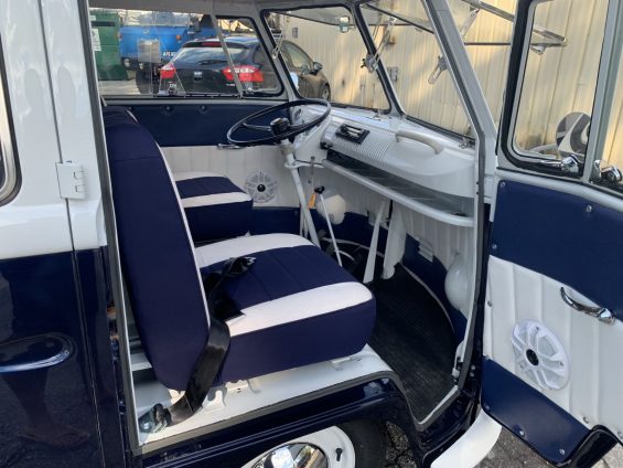cabine de kombi 1965 azul marinho restaurada em 2019