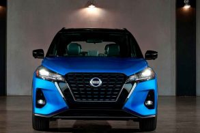 novo nissan kicks 2022 azul visto de frente