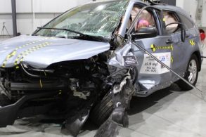 honda crv destruido apos teste de velocidade e impacto