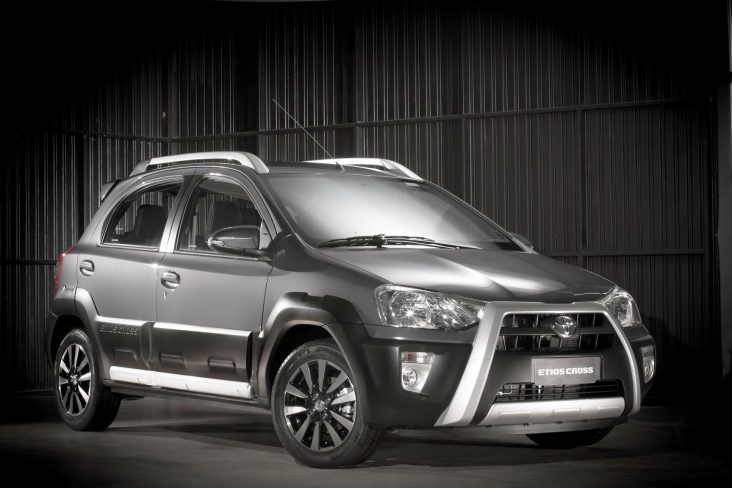 totyota etios cross 2014