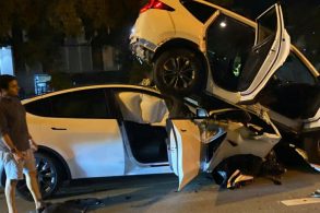 tesla model y acidente
