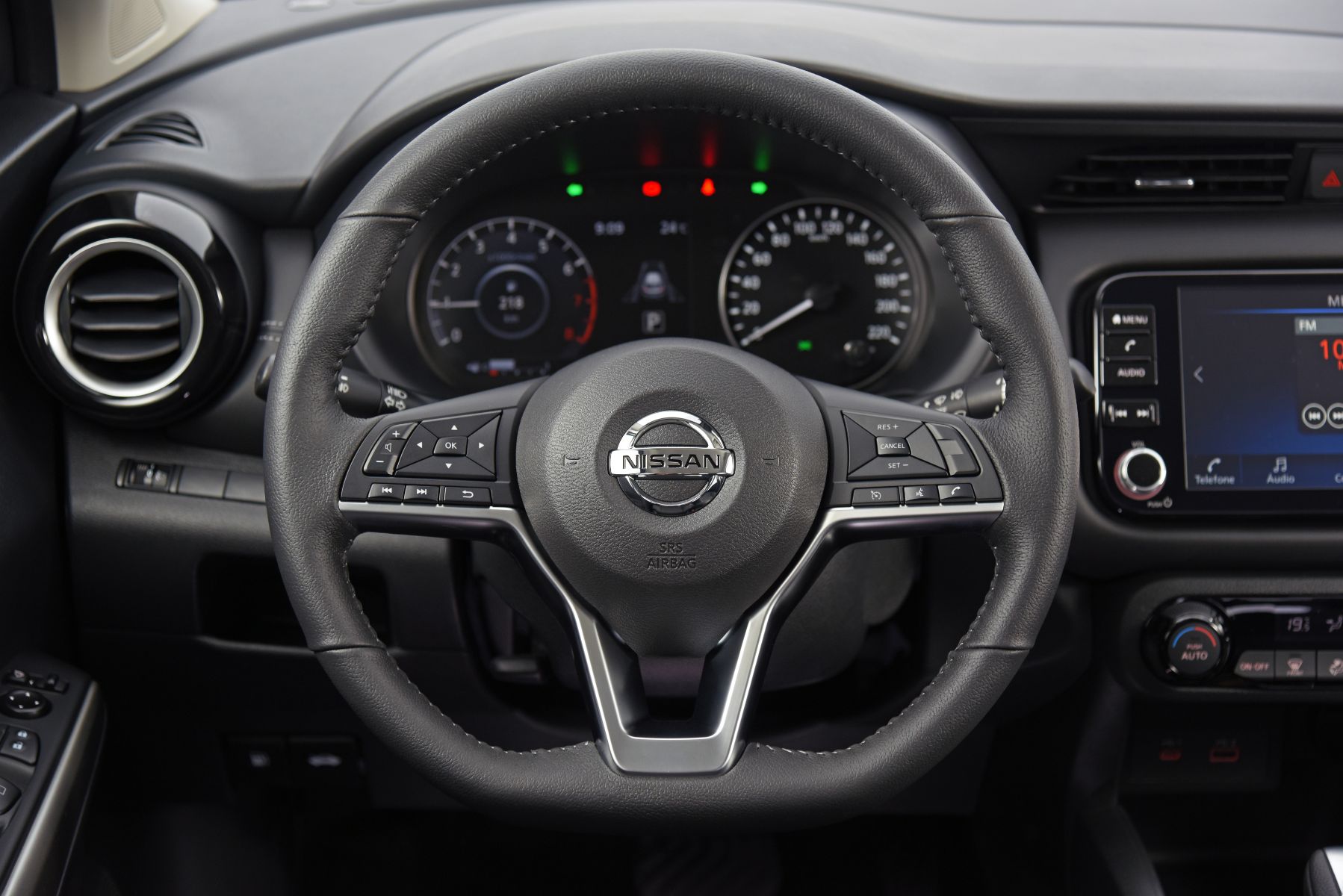 interior nissan kicks 2022 exclusive 3