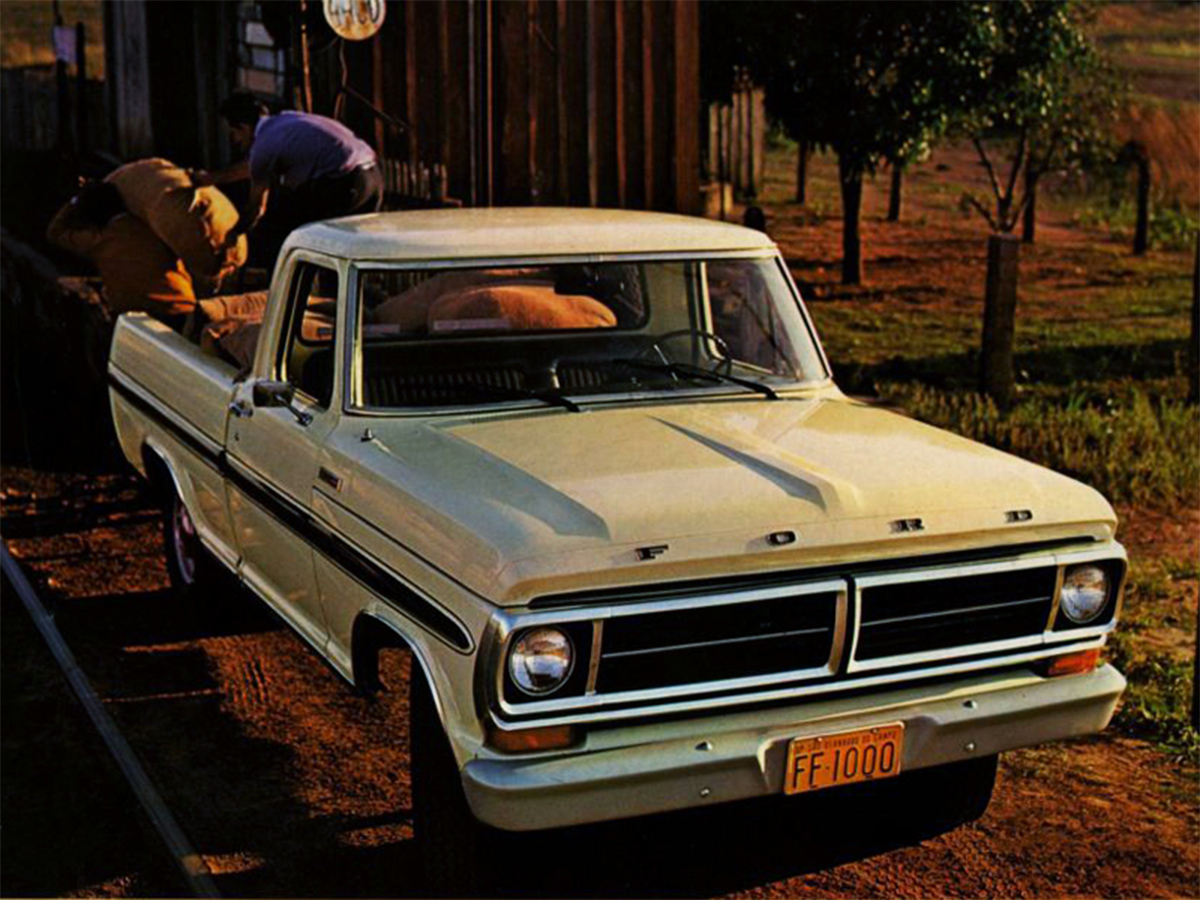 ford f1000 bege de frente