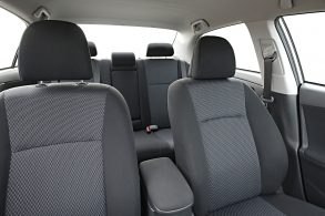 interior carro zero cheiro de novo shutterstock 373766080