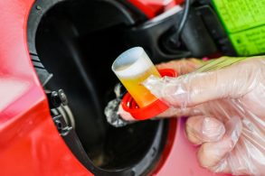 gasolina aditivada combustivel postoshutterstock 1141972295