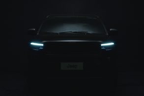 novo jeep compass 80 anos de frente