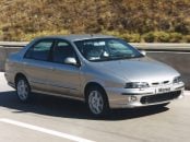 fiat marea prata bari de frente em movimento