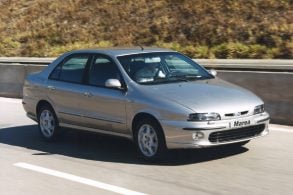 fiat marea prata bari de frente em movimento