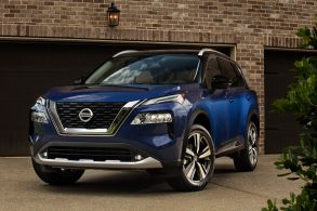 Nissan Rogue 2021 conta com o sistema Controle de Cruzeiro