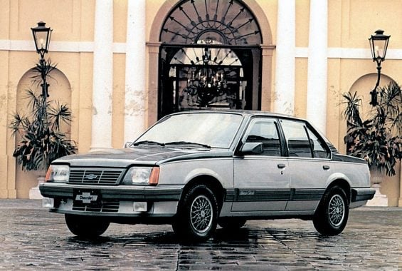 chevrolet monza classic 1987