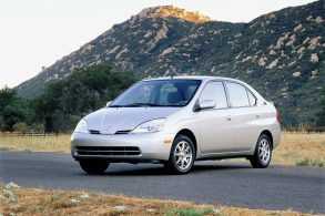 toyota prius 2000 primeira geracao cinza de frente