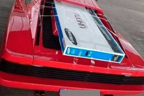 ferrari testarossa televisao