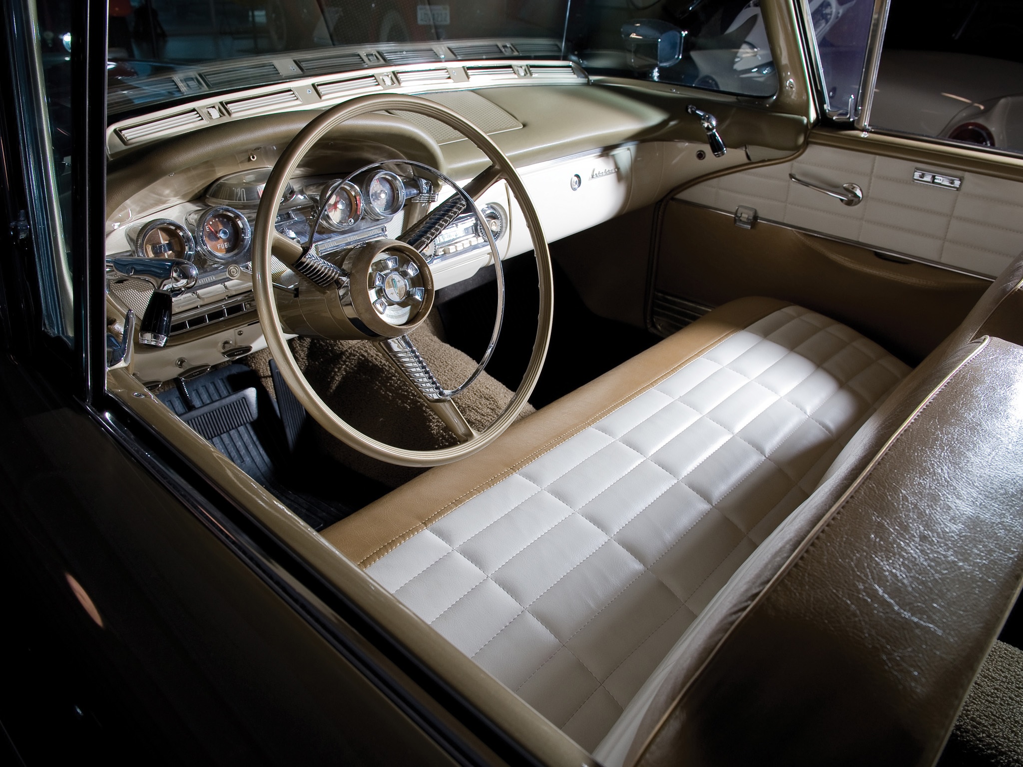 interior do edsel citation convertible 1958