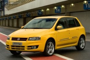 fiat stilo sporting amarelo frente estacionado paddock de interlagos