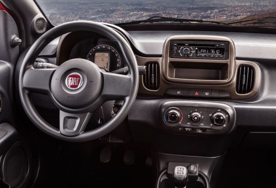 fiat mobi way extreme interior painel cd player