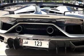lamborghini aventador svj roadster branco fosco placa qatar milhoes