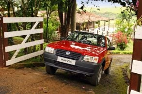 fiat uno mille way 2006 vermelho de frente