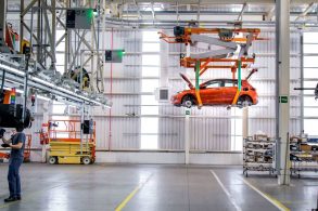 Fábrica da GM em Gravataí retoma a produção do Chevrolet Onix